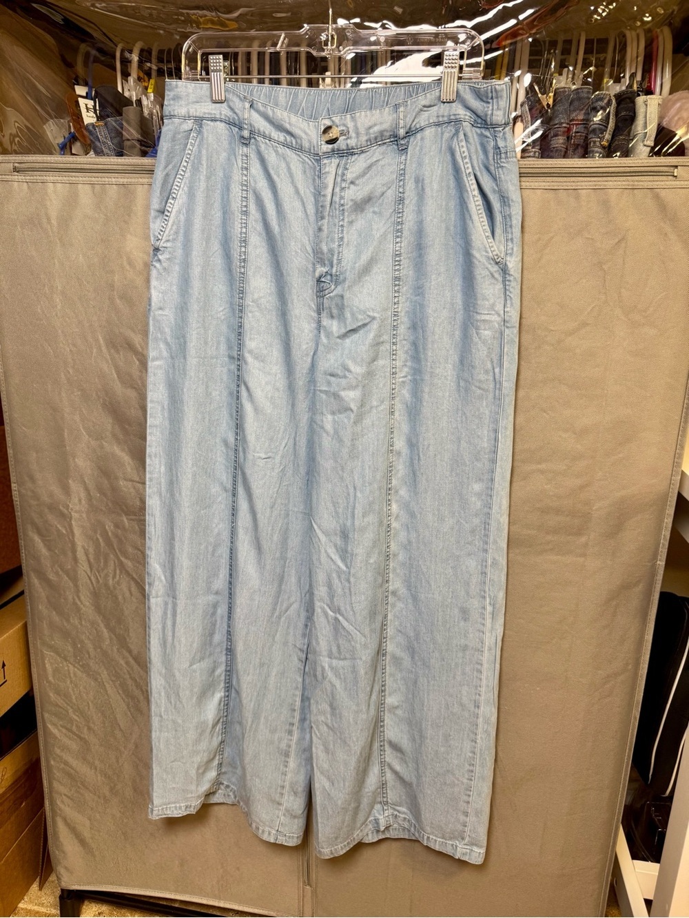 NWT Light Blue Wide-Leg Women’s Jeans, Size Petite Large